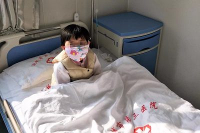 層流床罩案例-血癌女童獲捐20萬(wàn)救命款 病床上手繪感恩圖